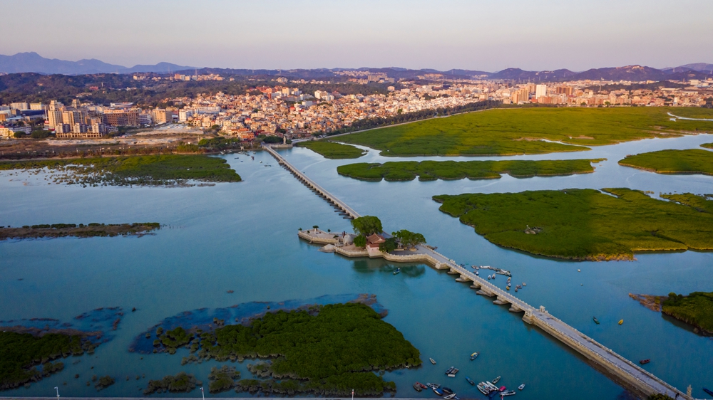 Luoyang Bridge