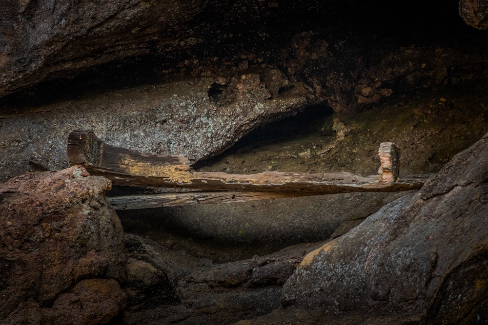 Cliff Tomb Cluster in Mount Wuyi